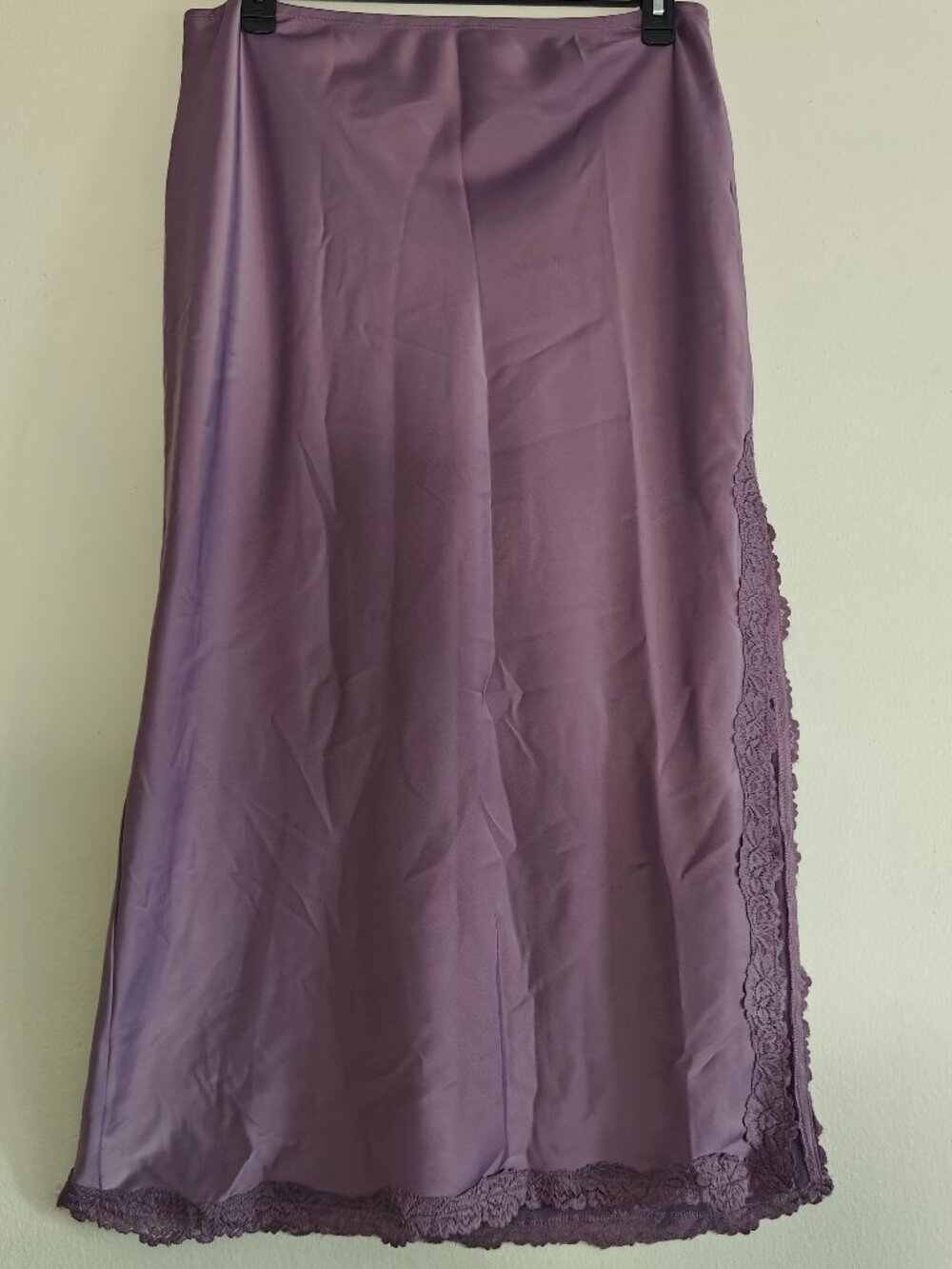 WILD FABLE SIDE-SLIT WITH LACE SKIRT (SIZE LARGE)